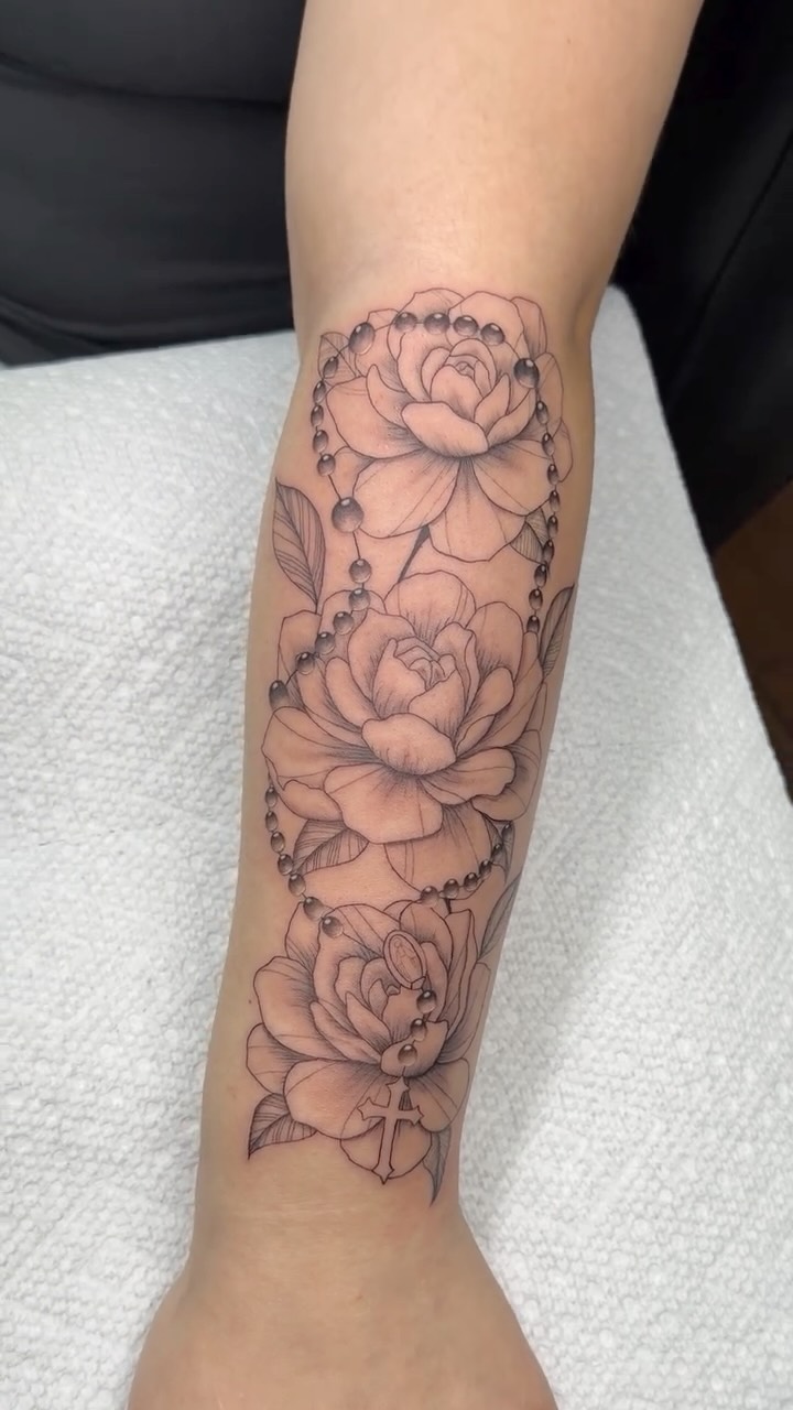 Ornamental artwork by Daisy Cano