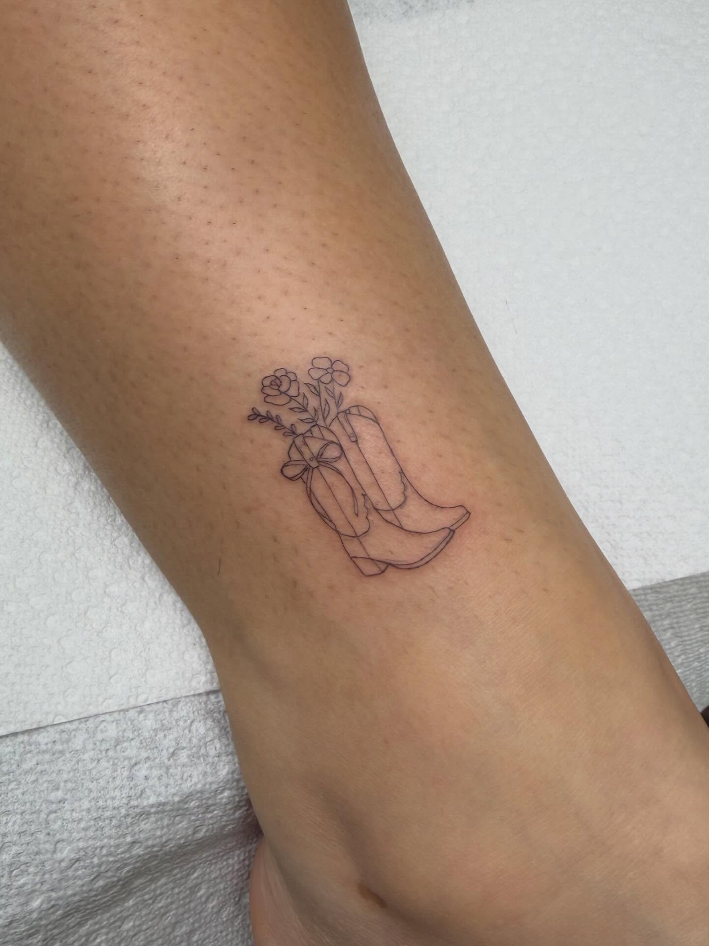 Small tattoos artwork by Daisy Cano