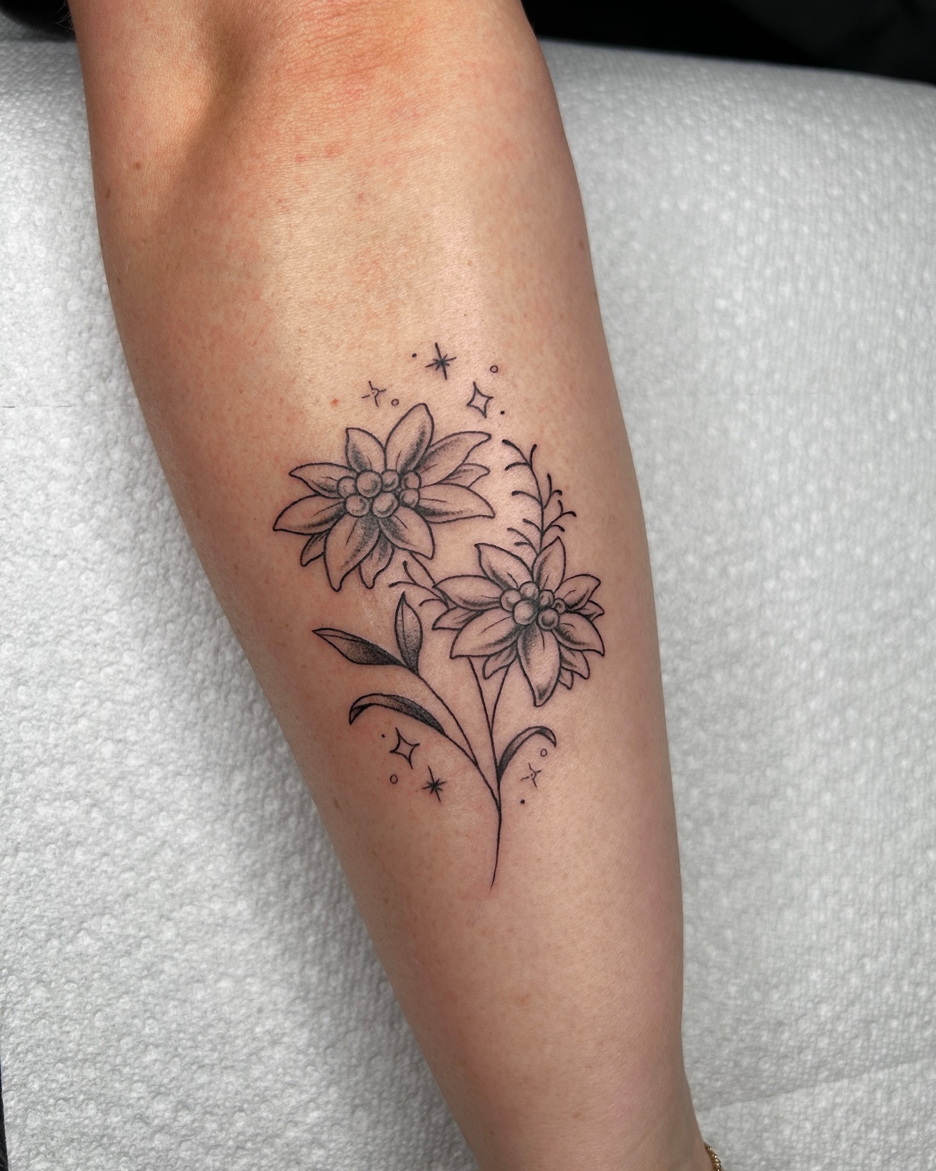 Florals artwork by Lorie Gamez