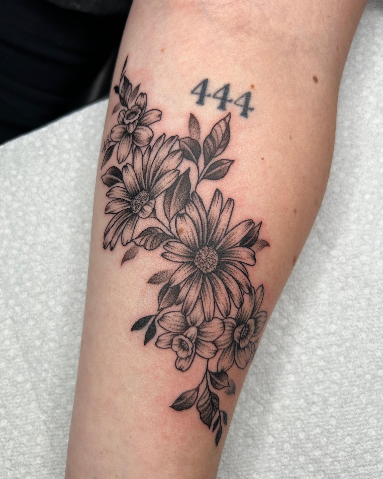 Florals artwork by Lorie Gamez