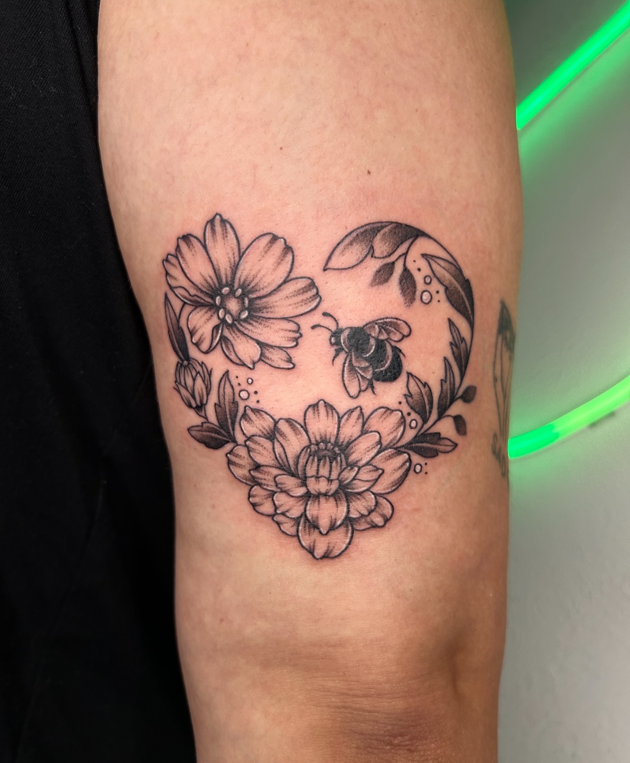 Florals artwork by Lorie Gamez