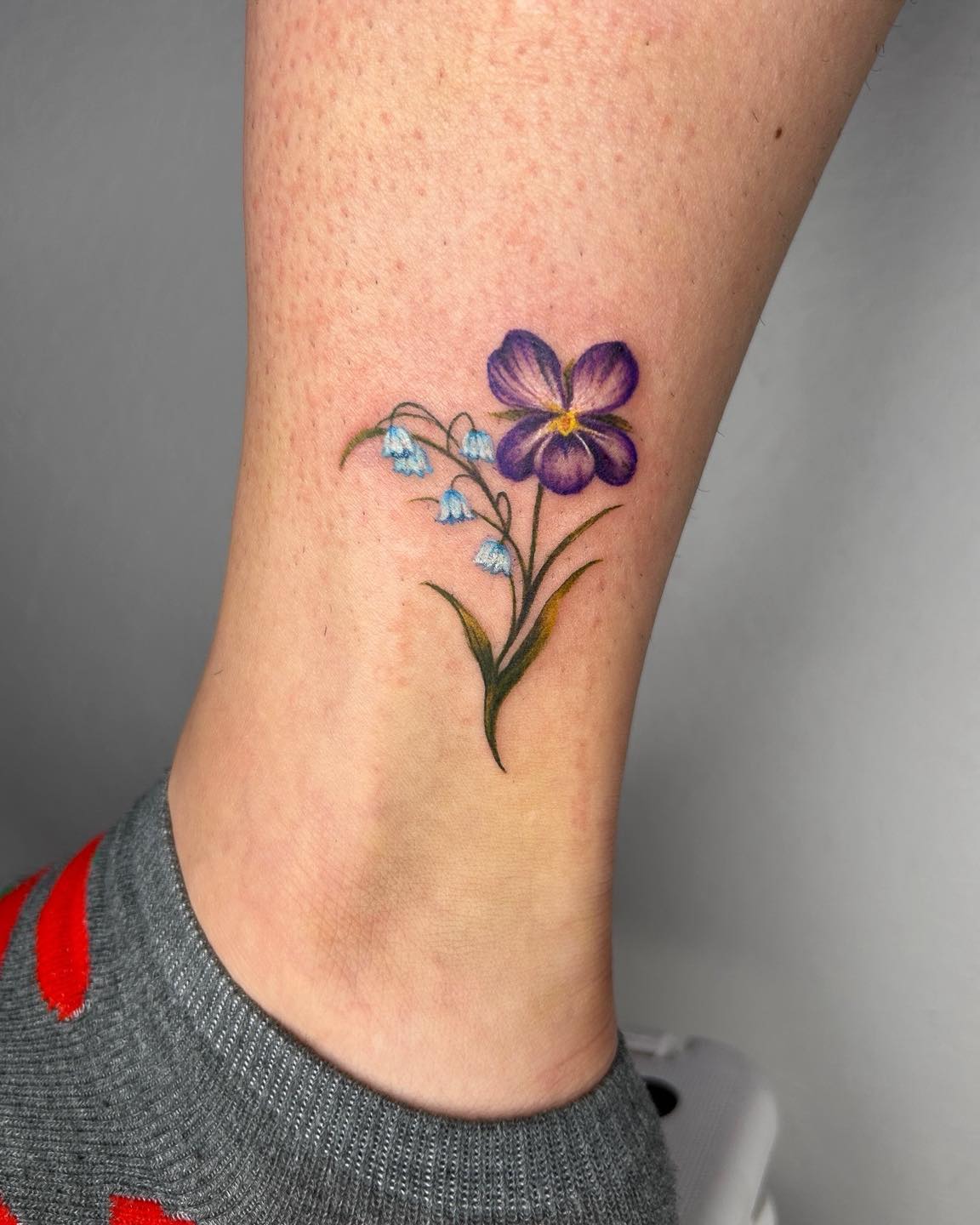 Florals artwork by Lorie Gamez