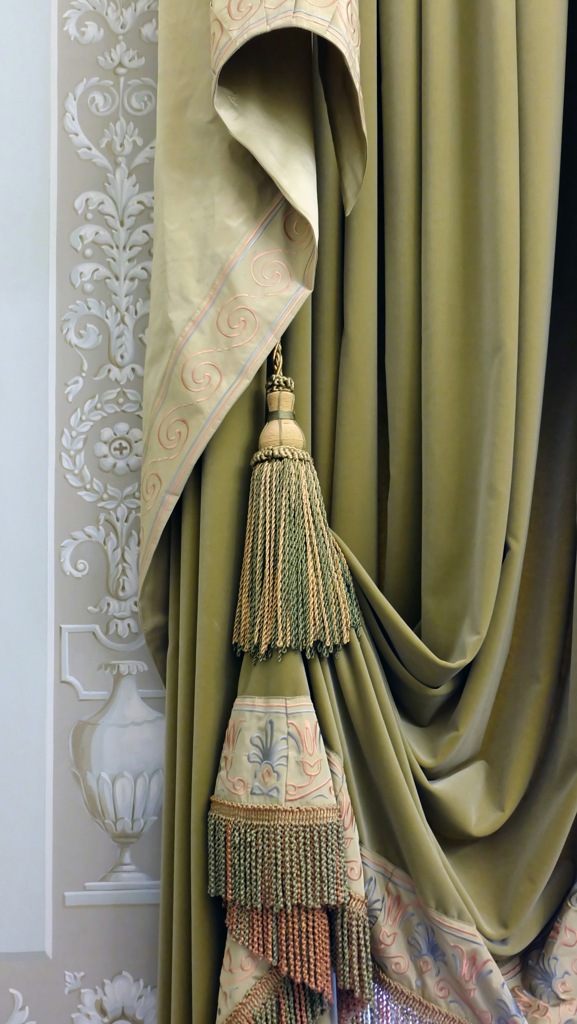 Modern living room curtain design